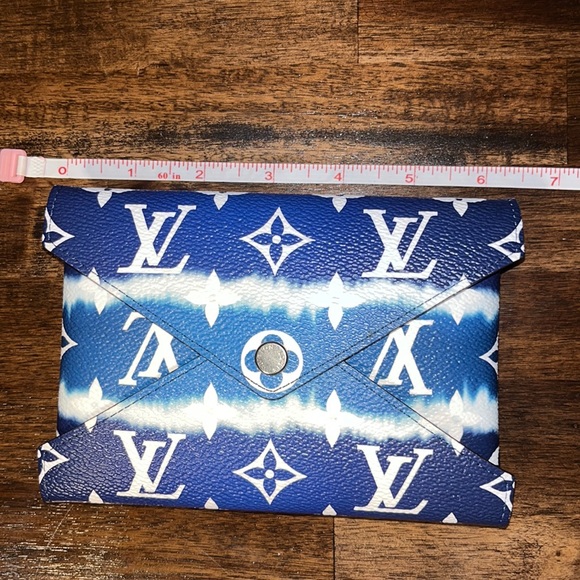 Louis Vuitton Monogram Escale Medium Kirigami Pochette - Picture 6 of 7